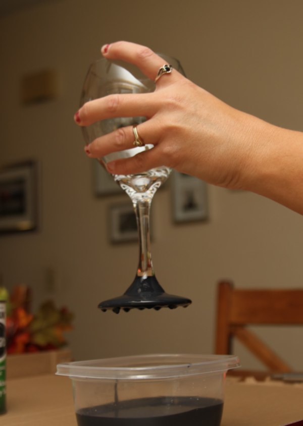 Chalkboard-Wine-Glasses-4