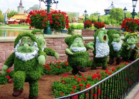 disney-characters-made-of-flowers-photos-06-550x391