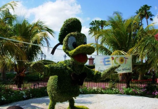 disney-characters-made-of-flowers-photos-07-550x381