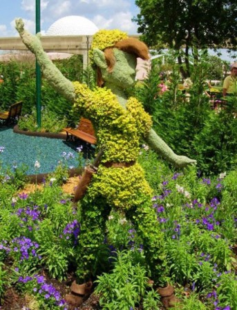 disney-characters-made-of-flowers-photos-12-343x449