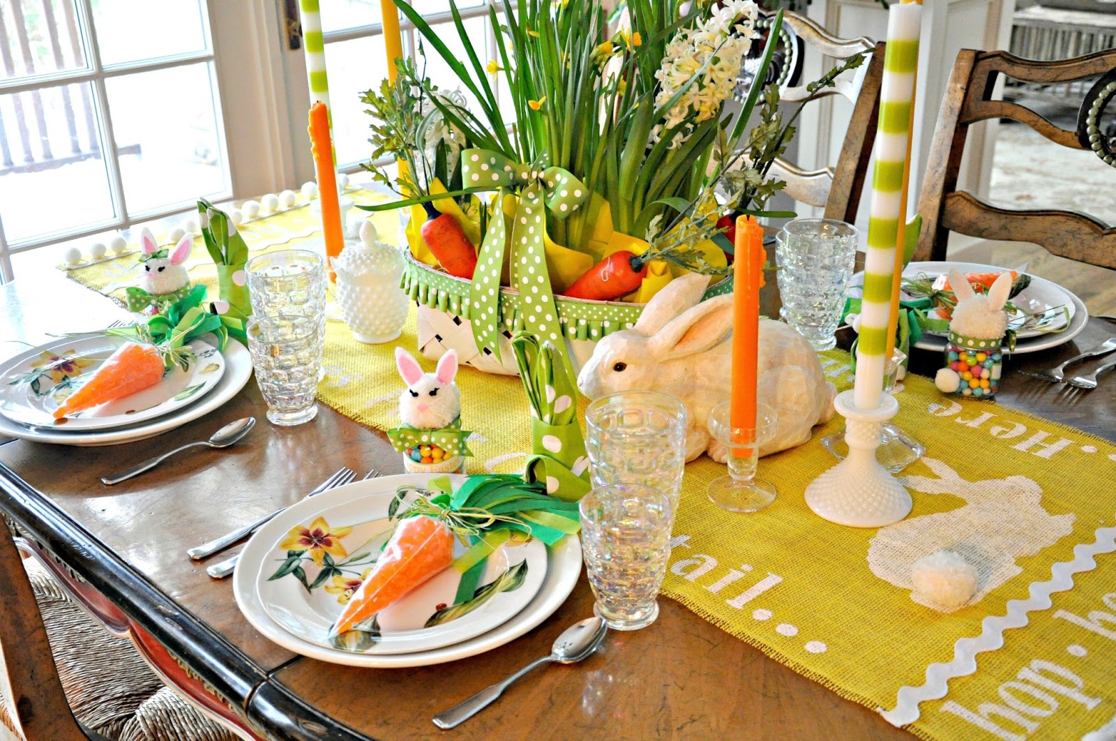 160_4_awesome-easter-table-decorated-with-round-shape-idea-and-easter