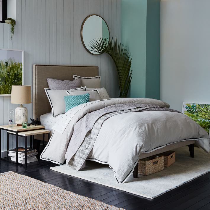 Painted-accents-in-a-soothing-bedroom