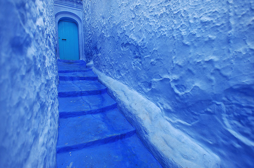 blue-streets-of-chefchaouen-morocco-6