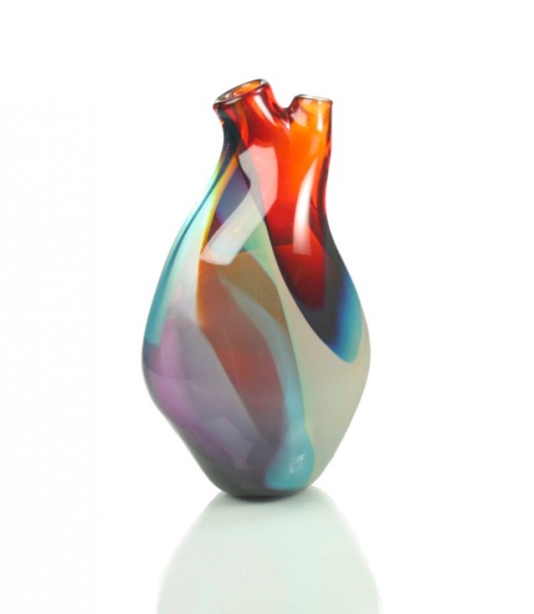 gorgeous-human-heart-vase-600x690