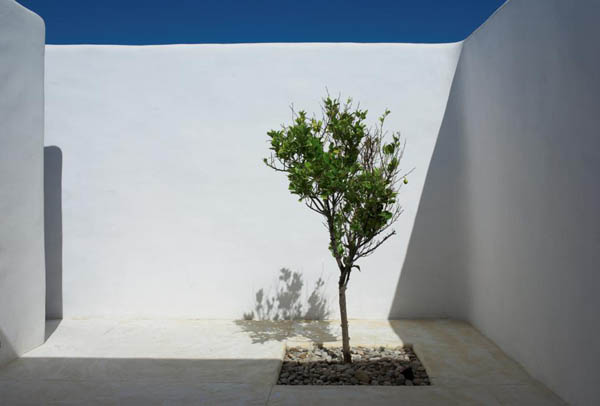 White-Cycladic-House-10