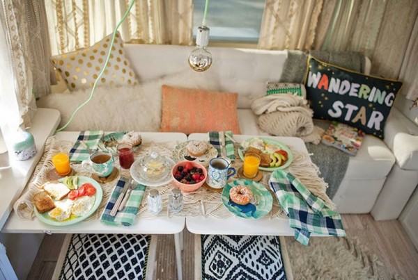 Dining-area-in-a-remodeled-Airstream-600x403