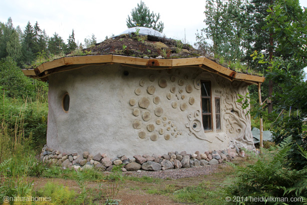 Heidis-cob-hut4