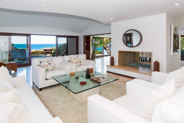 angelina-jolie-divorce-malibu-rental-home-kids-photos-3