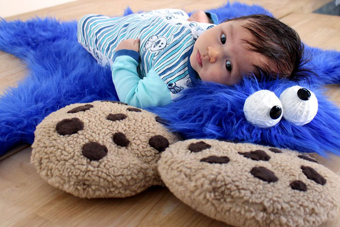 side-view-baby-cookie-monster-rug